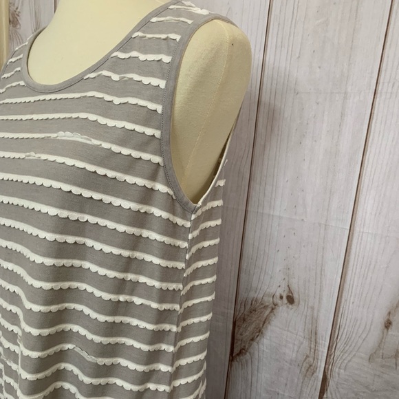 ModCloth Tank Top Size XL Scalloped Striped Gray White Sleeveless - Picture 3 of 5